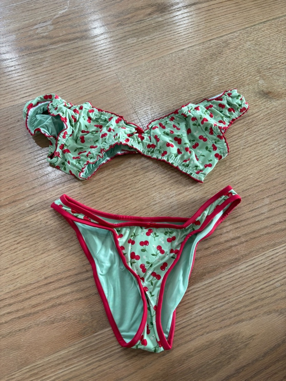 Frankie’s bikini Cherry set